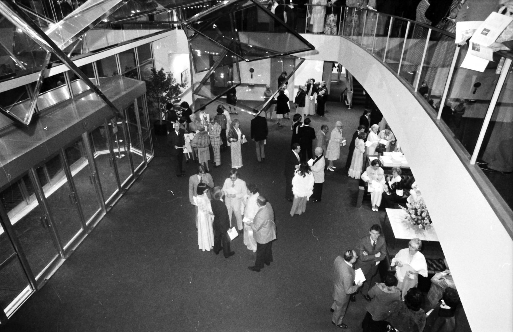 1977